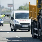 Los agentes de tráfico son los prioritarios en cualquier circunstancia Los agentes de tráfico son los prioritarios en cualquier circunstancia