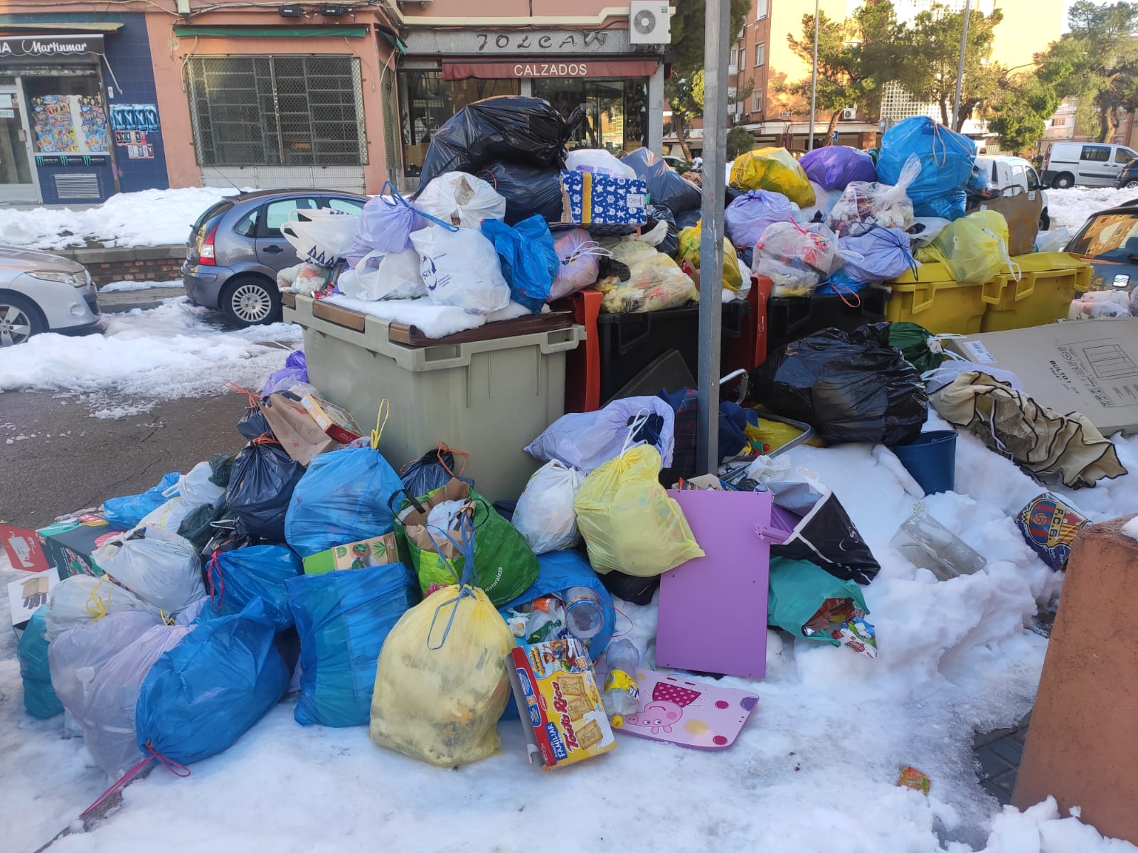¿Por qué no se ha normalizado todavía la recogida de basuras en Madrid? ¿Por qué no se ha normalizado todavía la recogida de basuras en Madrid?