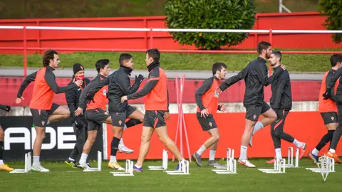 Entrenamiento del Sporting de Gijón en Mareo Escuela de Fútbol de Mareo