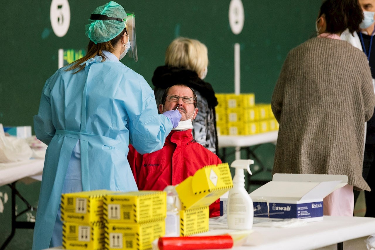 Salud Pública notifica 783 nuevos contagios y tres fallecimientos Salud Pública notifica 783 nuevos contagios y tres fallecimientos