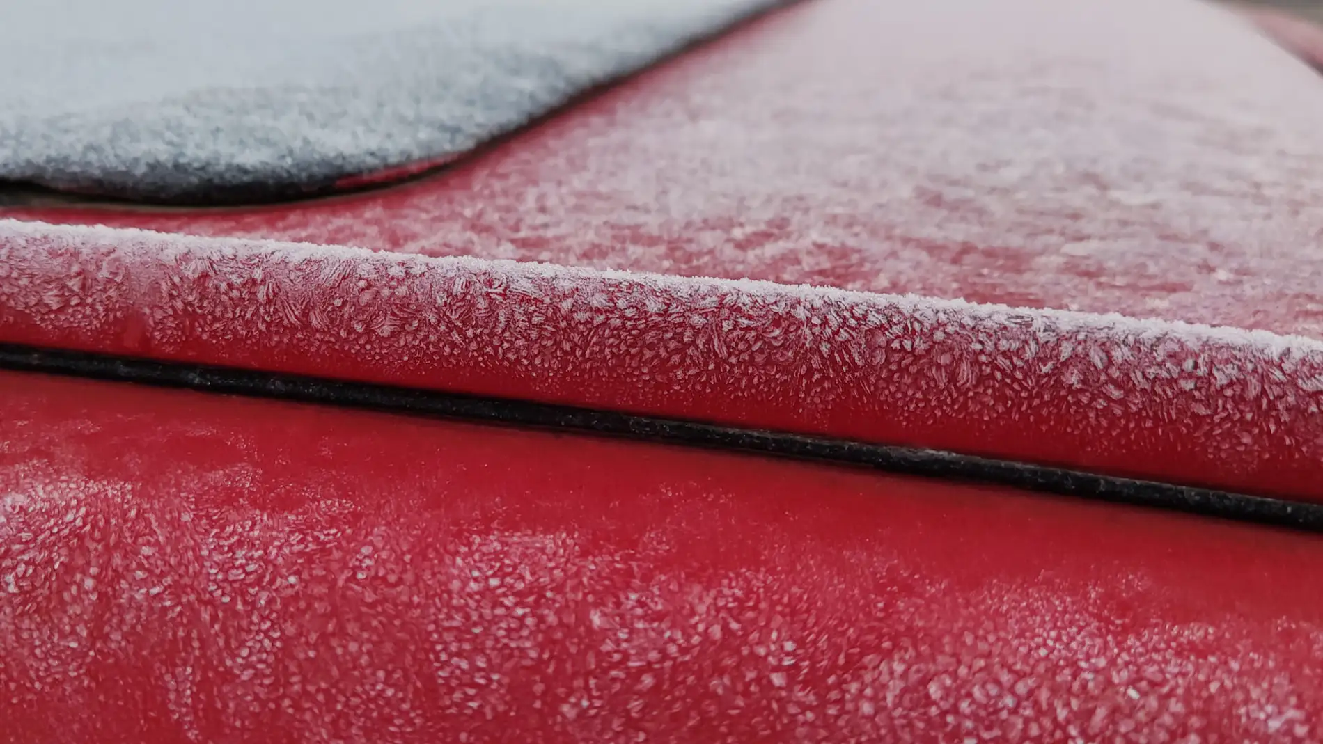 Proyecto Mastral – El tiempo en Torrevieja publica imágenes de coches cubiertos de hielo 