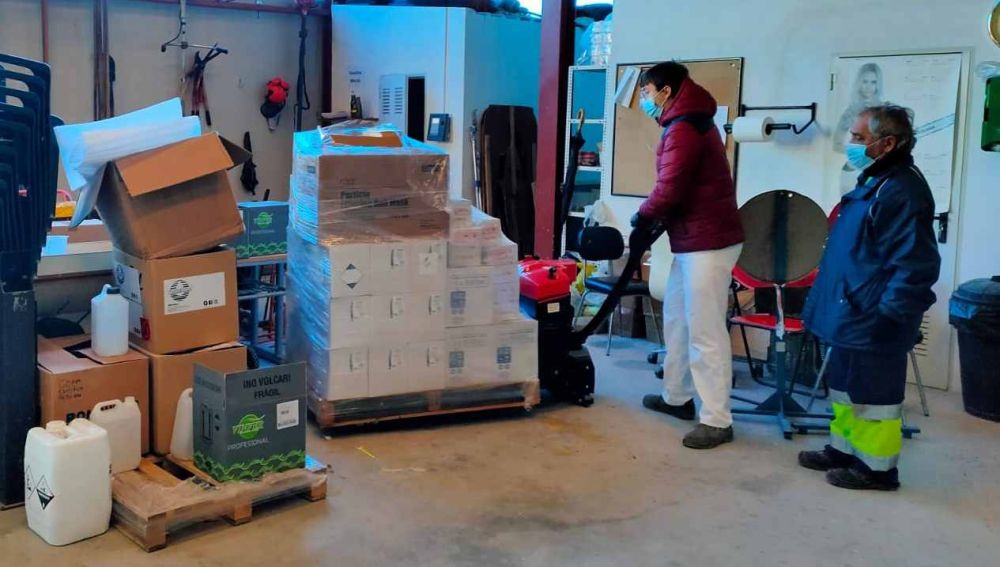 El Consistorio adquiere geles hidroalcohólicos, mascarillas y productos de desinfección para mantener provistos los centros y edificios municipales El Consistorio adquiere geles hidroalcohólicos, mascarillas y productos de desinfección para mantener provistos los centros y edificios municipales