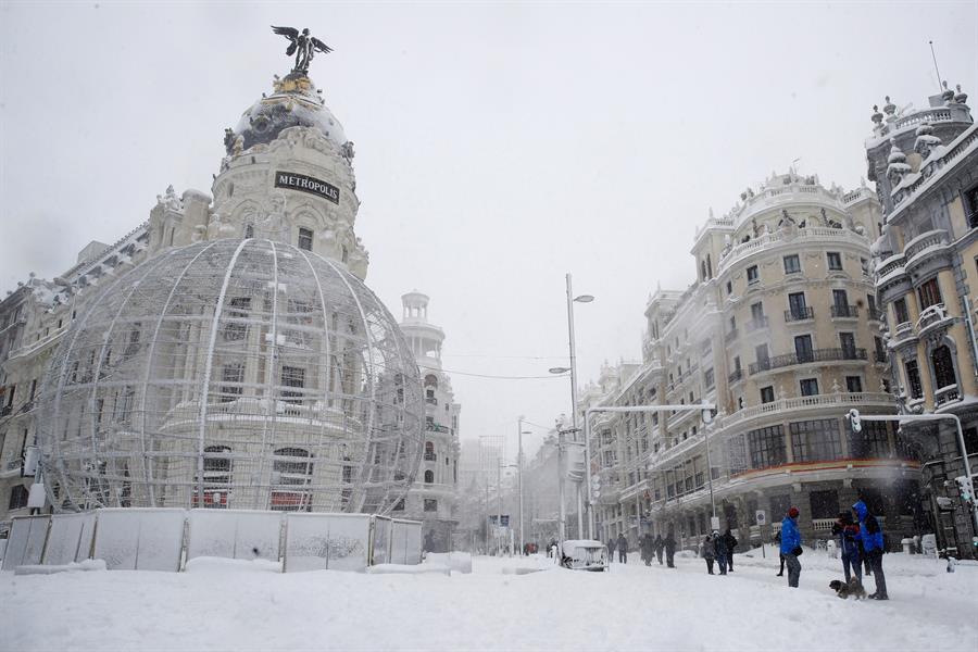Rubén Amón indulta a los madrileños: "Para una vez que nos sepulta la nieve, se nos llama exagerados, victimistas" Rubén Amón indulta a los madrileños: "Para una vez que nos sepulta la nieve, se nos llama exagerados, victimistas"