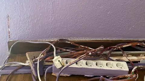 Imagen de la instalación eléctrica de una de las aulas Imagen de la instalación eléctrica de una de las aulas
