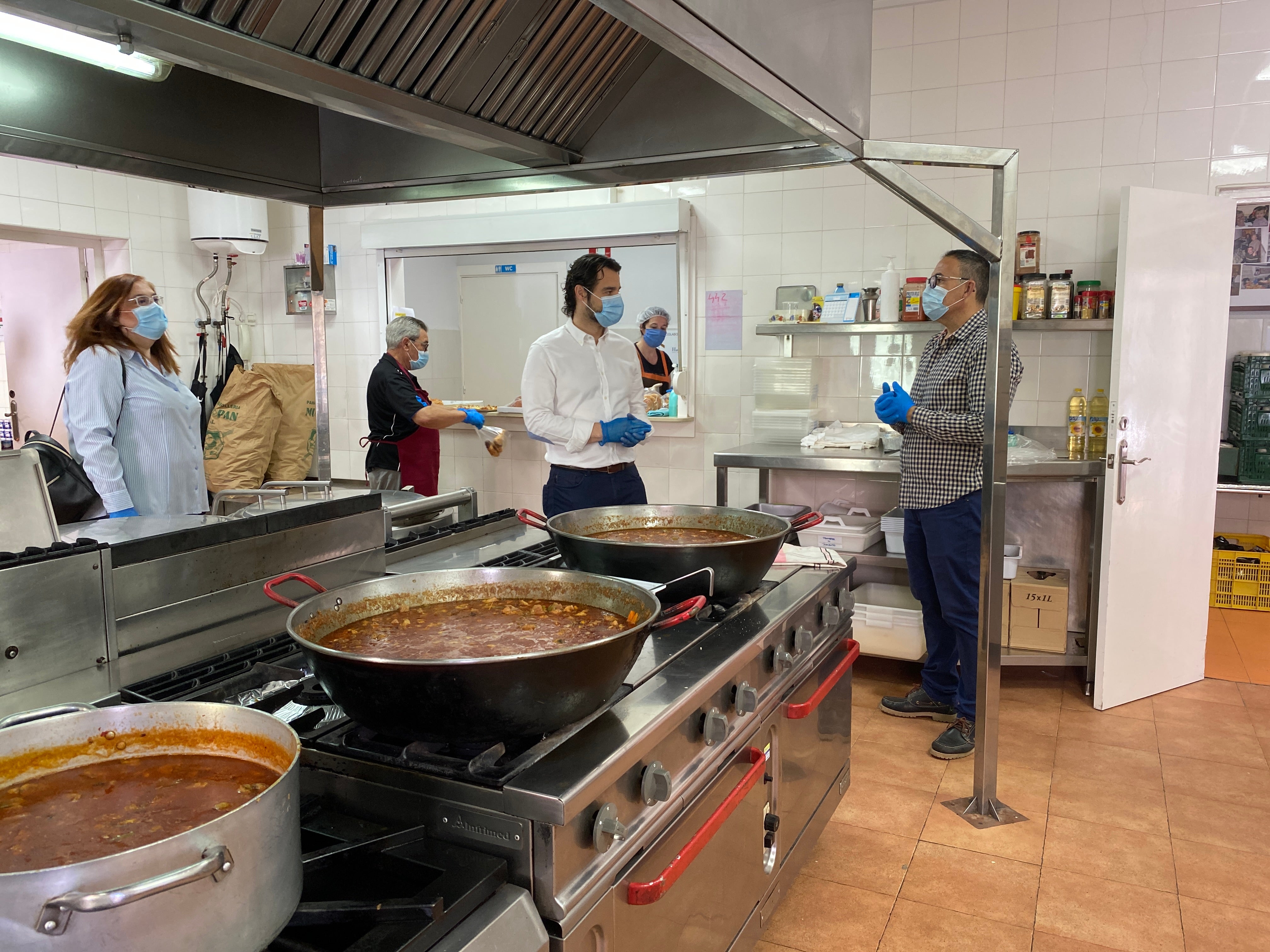 En mayo de 2020 se procedió a la contratación de un primer contrato de emergencia de productos de primera necesidad para familias en situación de vulnerabilidad provocada por la crisis sanitaria En mayo de 2020 se procedió a la contratación de un primer contrato de emergencia de productos de primera necesidad para familias en situación de vulnerabilidad provocada por la crisis sanitaria