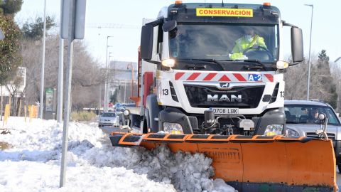 M&aacute;quina quitanieves en Alcal&aacute; de Henares