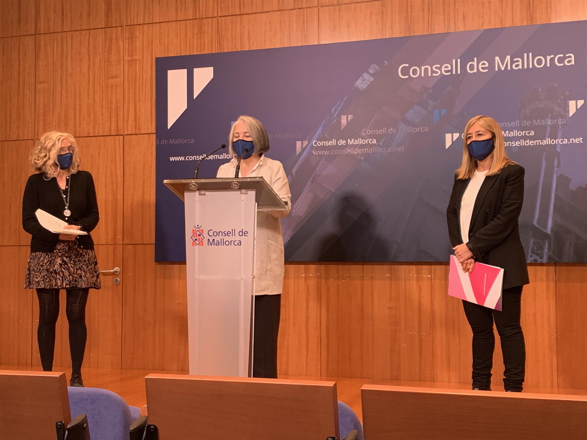 La pandemia disminuye los ingresos del 22% de mujeres de Mallorca, según un estudio de la UIB La pandemia disminuye los ingresos del 22% de mujeres de Mallorca, según un estudio de la UIB