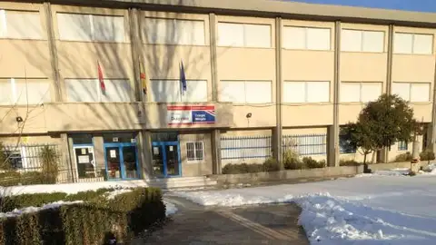 Acceso limpio de nieve al colegio Dulcinea de Alcalá de Henares Acceso limpio de nieve al colegio Dulcinea de Alcalá de Henares