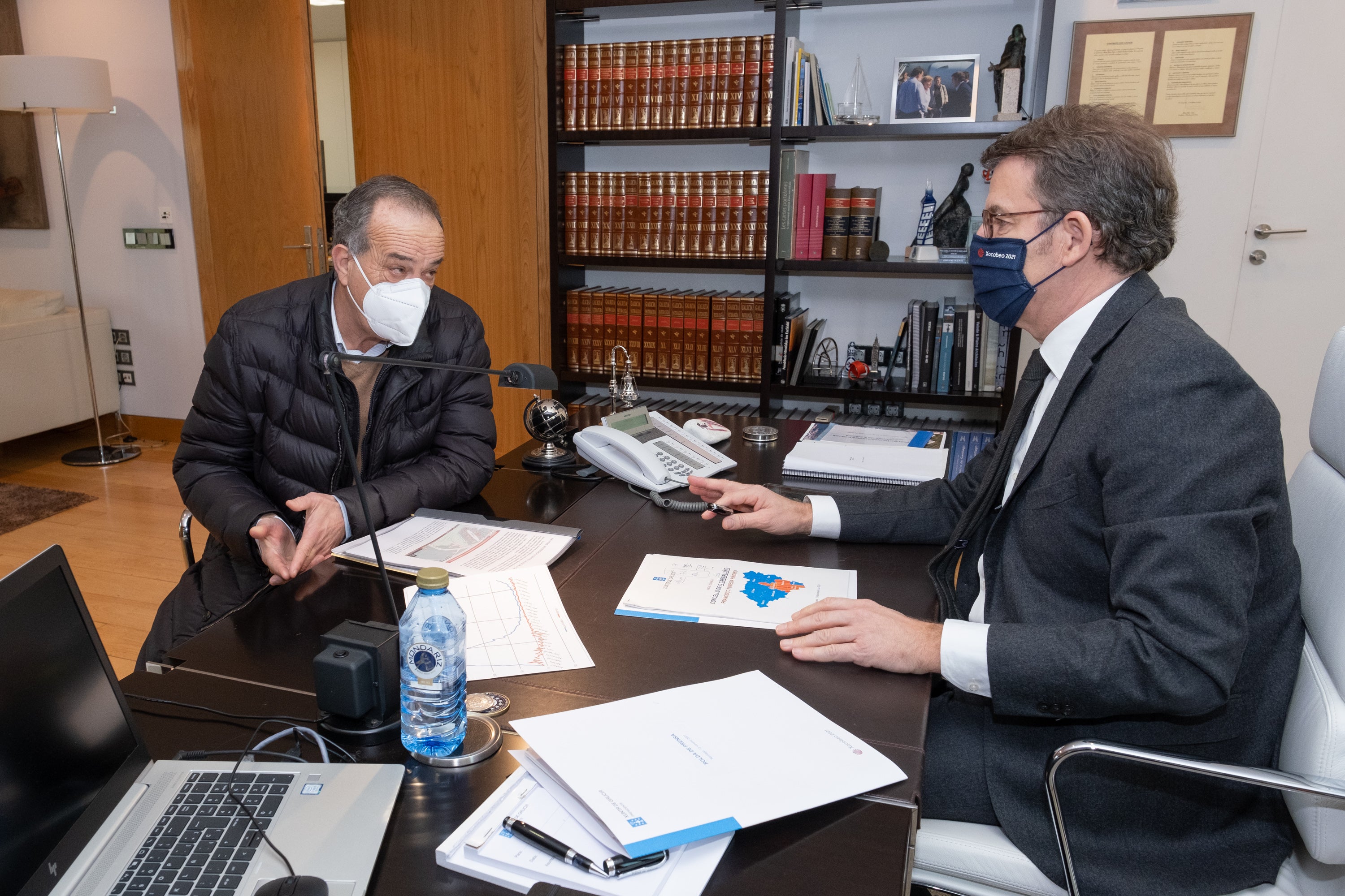 Feijóo analiza co alcalde do Carballiño novas actuacións no concello Feijóo analiza co alcalde do Carballiño novas actuacións no concello