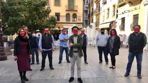  El presidente de los hosteleros Antonio Luque, junto a su equipo