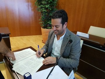 Suspendidos de militancia los alcaldes de El Vergel y Els Poblets que se vacunaron contra la Covid-19 Suspendidos de militancia los alcaldes de El Vergel y Els Poblets que se vacunaron contra la Covid-19
