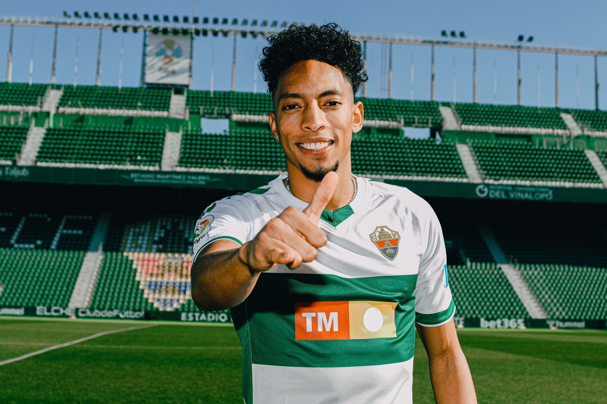 El Elche demuestra que Mojica no insultó al árbitro y podrá jugar en Bilbao El Elche demuestra que Mojica no insultó al árbitro y podrá jugar en Bilbao