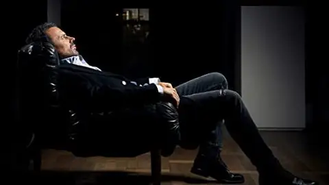 Manel Bartrons és l’autor de ‘Y el verso cae al alma’ Manel Bartrons és l’autor de ‘Y el verso cae al alma’