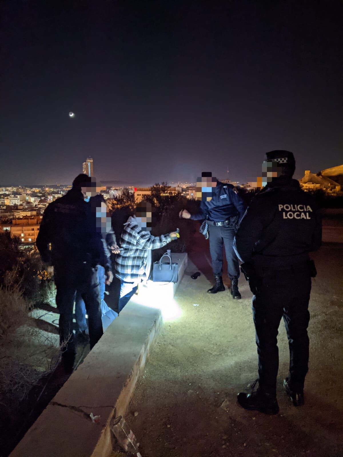 La Policía Local de Alicante impuso más de 400 denuncias por desobediencia en diciembre La Policía Local de Alicante impuso más de 400 denuncias por desobediencia en diciembre