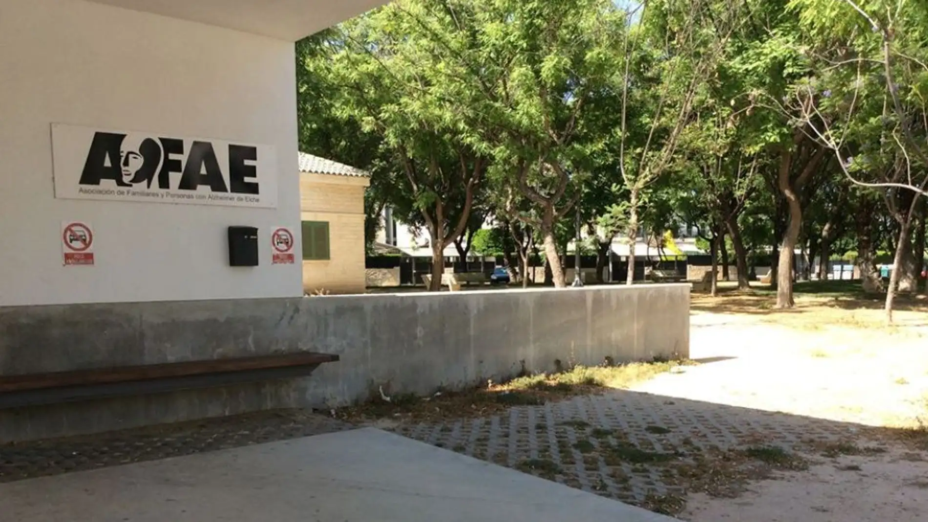 El Centro de Día de AFAE en Elche cierra durante dos semanas por orden de Salud Pública