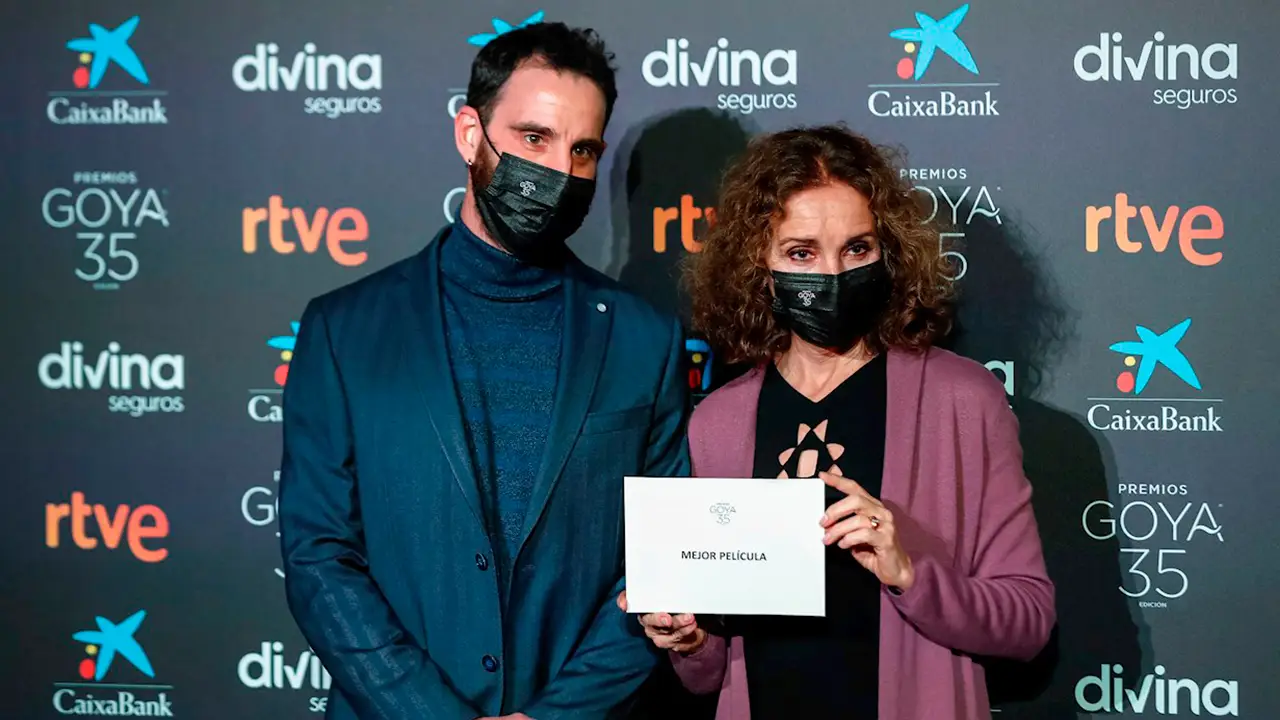 Ana Belén y Dani Rovira anunciando los nominados a los Premios Goya Ana Belén y Dani Rovira anunciando los nominados a los Premios Goya