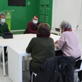 Instantes de la reunión con las voluntarias