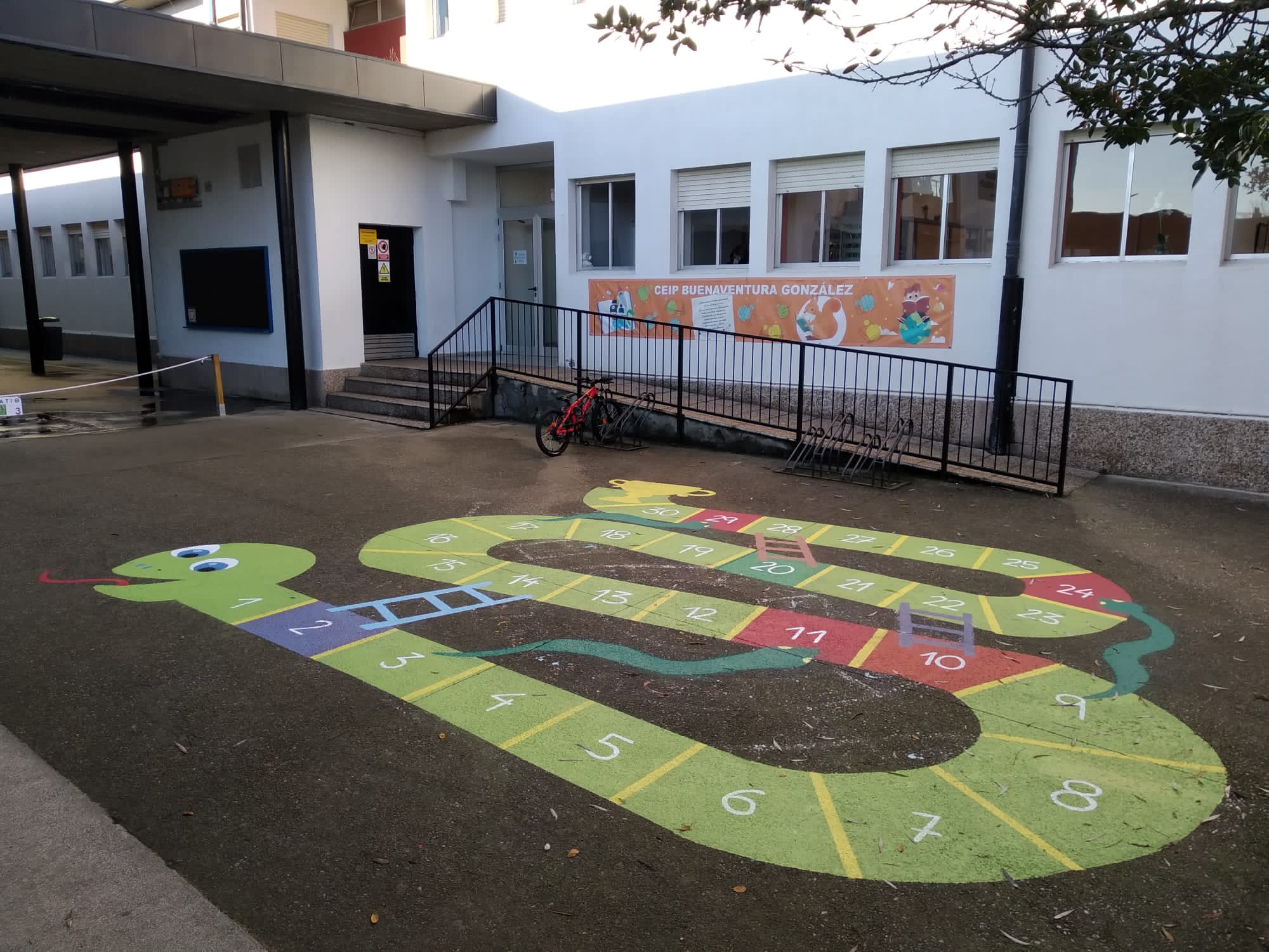 Un patio para que los estudiantes se olviden del coronavirus Un patio para que los estudiantes se olviden del coronavirus