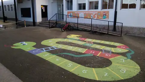 Patio del CEIP Buenaventura González En Bezana (Cantabria)