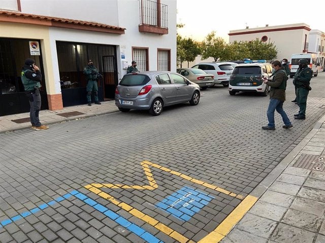 Una treintena de detenidos en una operación contra el tráfico de drogas en Sevilla y Cádiz Una treintena de detenidos en una operación contra el tráfico de drogas en Sevilla y Cádiz