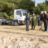 Nuevo pavimento para la pista de baloncesto de La Almadraba