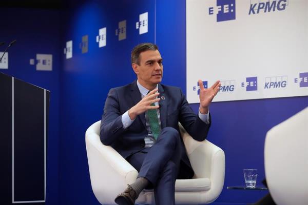 Tertulia: ¿Es realista el calendario de vacunación del Gobierno? Tertulia: ¿Es realista el calendario de vacunación del Gobierno?