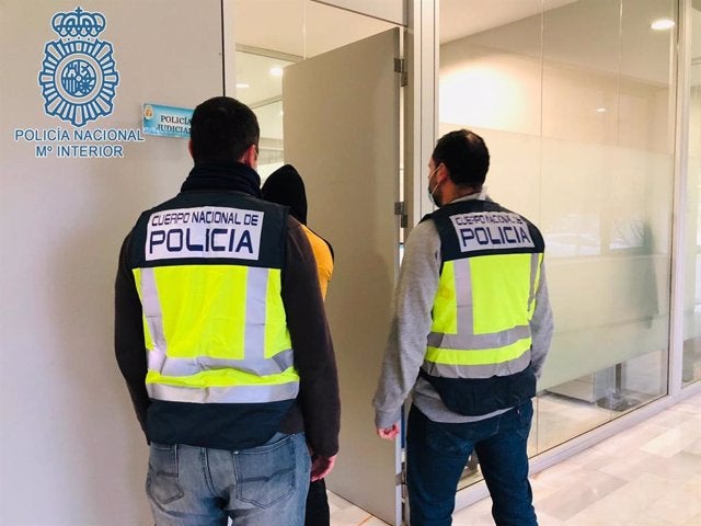 Detenidos 5 menores por robos con violencia y uno, por actos vandálicos Detenidos 5 menores por robos con violencia y uno, por actos vandálicos