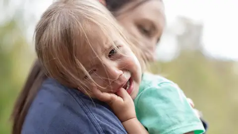 Niño llorando Niño llorando