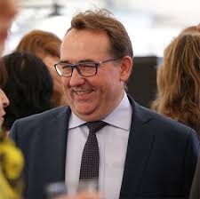 José Luis Yzuel: "Nadie ha tenido tantas oportunidades para morderse la lengua como Fernando Simón" José Luis Yzuel: "Nadie ha tenido tantas oportunidades para morderse la lengua como Fernando Simón"