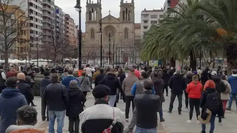 Concentración de hosteleros en Gijón Contra las nuevas medidas restrictivas por la COVID