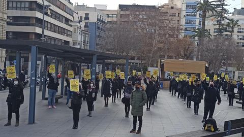 Concentración en la plaza de la Montanyeta