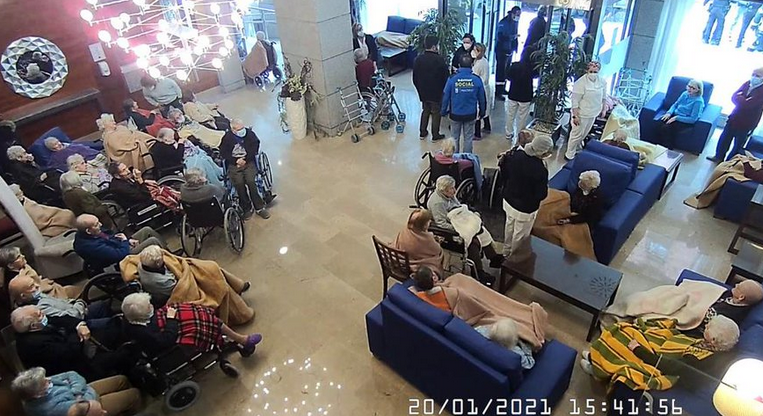 Los residentes de Los Nogales y los alumnos de La Salle La Paloma, a salvo tras la explosión de la calle Toledo Los residentes de Los Nogales y los alumnos de La Salle La Paloma, a salvo tras la explosión de la calle Toledo