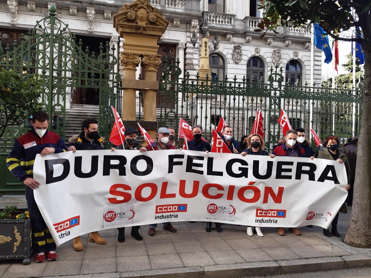 Duro Felguera debe convencer a los sindicatos de la necesidad de acometer despidos Duro Felguera debe convencer a los sindicatos de la necesidad de acometer despidos