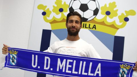 Borja Díaz en su presentación con la UD Melilla