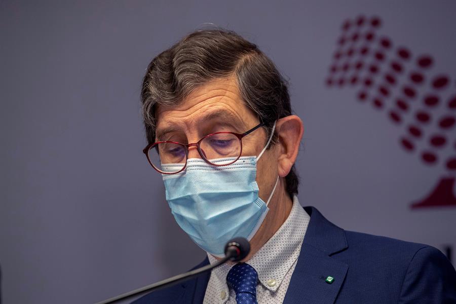 Dimite el consejero de Salud de Murcia tras la polémica por su vacunación Dimite el consejero de Salud de Murcia tras la polémica por su vacunación
