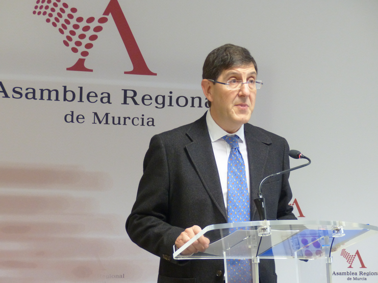 El consejero de Salud pide disculpas, pero no dimite por vacunarse contra el coronavirus junto a todo su equipo directivo El consejero de Salud pide disculpas, pero no dimite por vacunarse contra el coronavirus junto a todo su equipo directivo