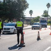 Un control a la entrada de Cádiz en una foto de archivo