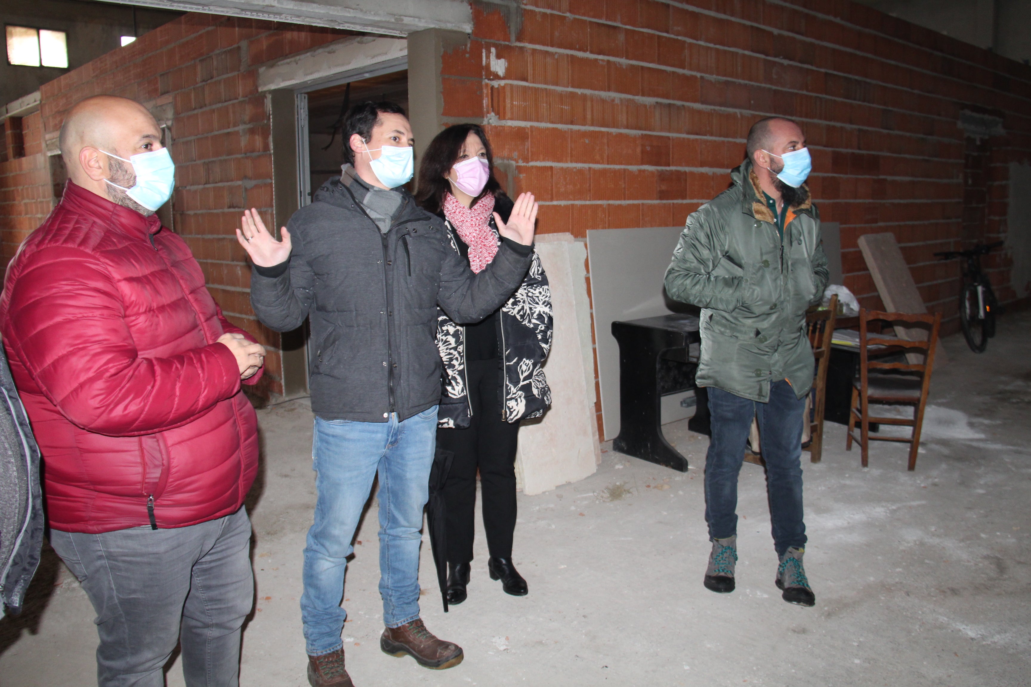 La alcaldesa de Alcázar visita las obras de las sedes de la Asociación de Canaricultores y Banda de Música La alcaldesa de Alcázar visita las obras de las sedes de la Asociación de Canaricultores y Banda de Música