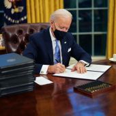 Biden tumba la orden de Trump que impedía la entrada de migrantes por 'riesgo laboral