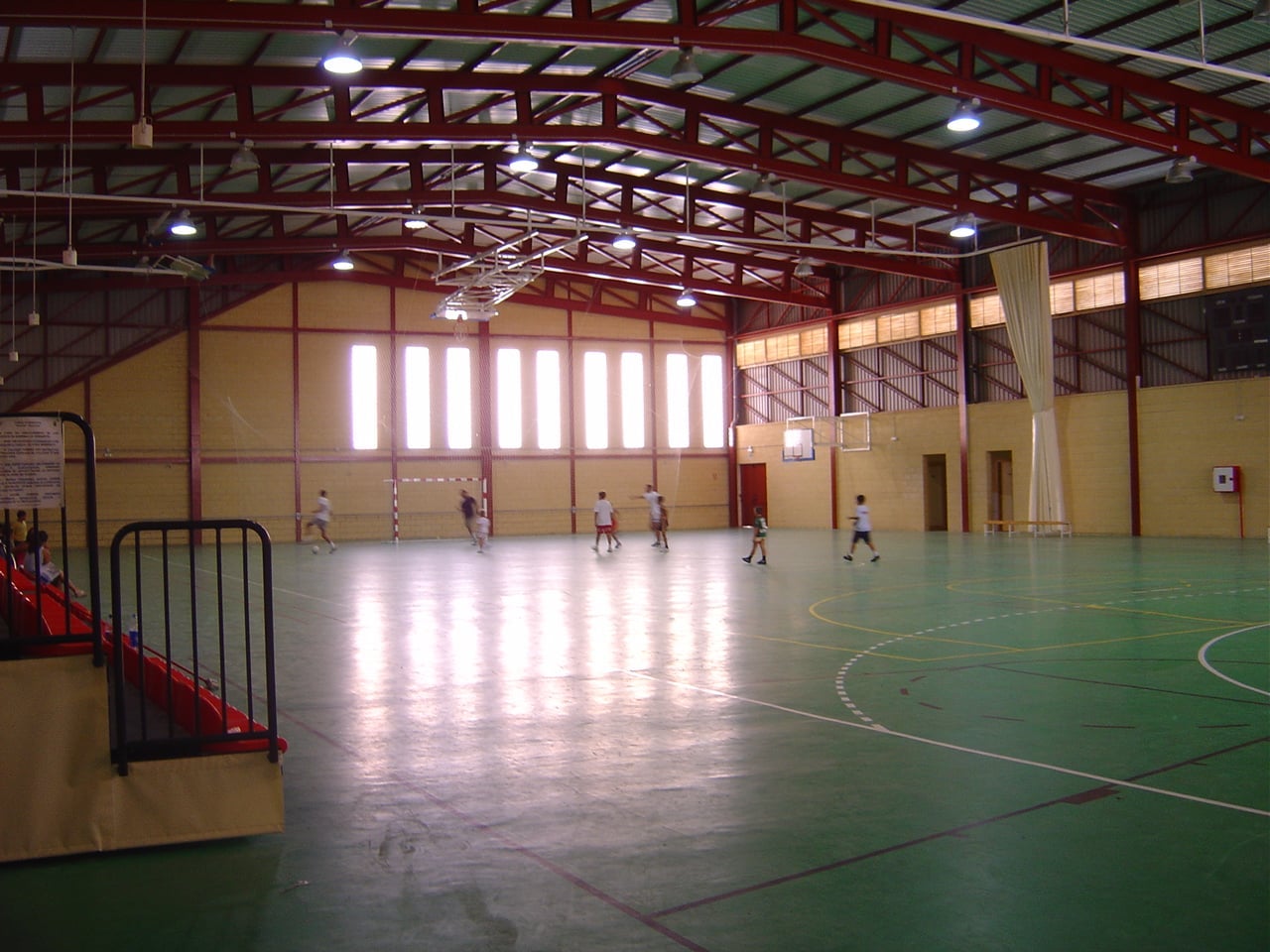 El Ayuntamiento arreglará las filtraciones de los polideportivos Villalba y Chispa El Ayuntamiento arreglará las filtraciones de los polideportivos Villalba y Chispa