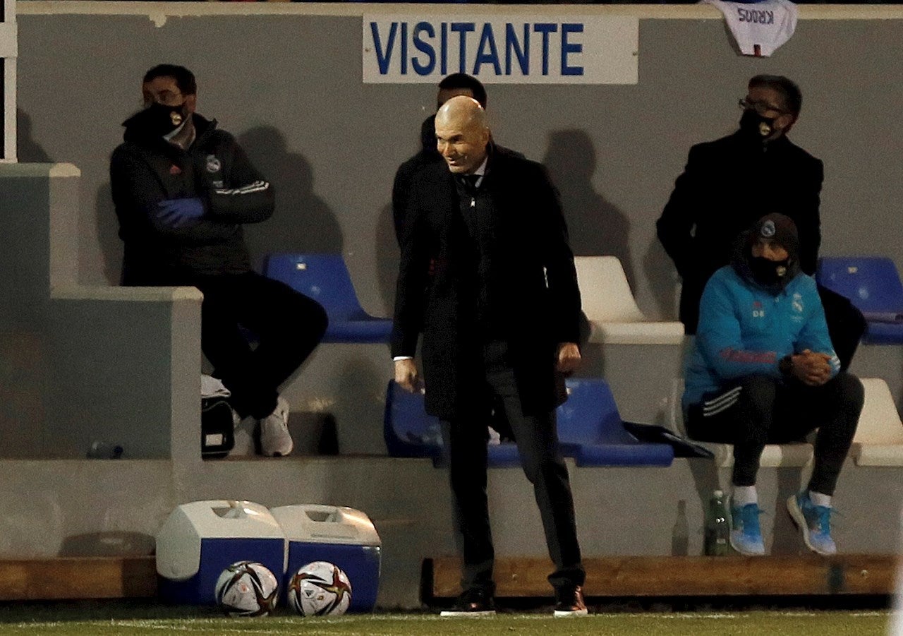 El Real Madrid no discute a Zidane tras el desastre ante el Alcoyano El Real Madrid no discute a Zidane tras el desastre ante el Alcoyano