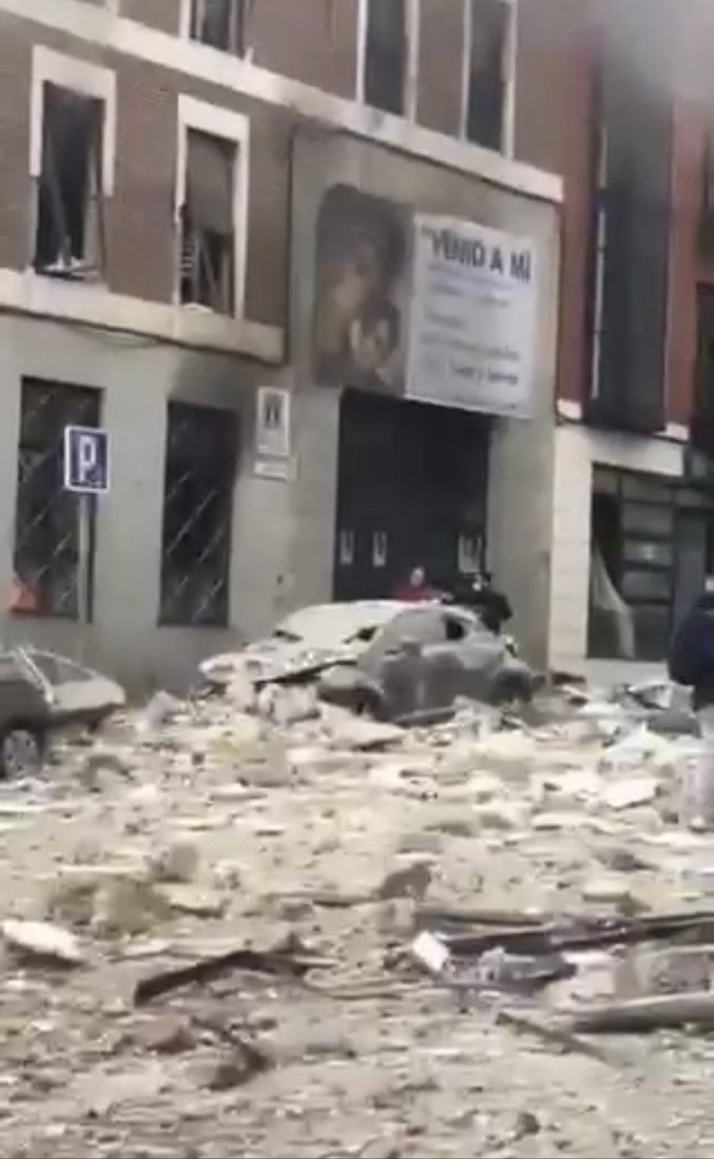 Todo un pueblo 'roto de dolor' por la muerte del joven albañil almoradiense Todo un pueblo 'roto de dolor' por la muerte del joven albañil almoradiense