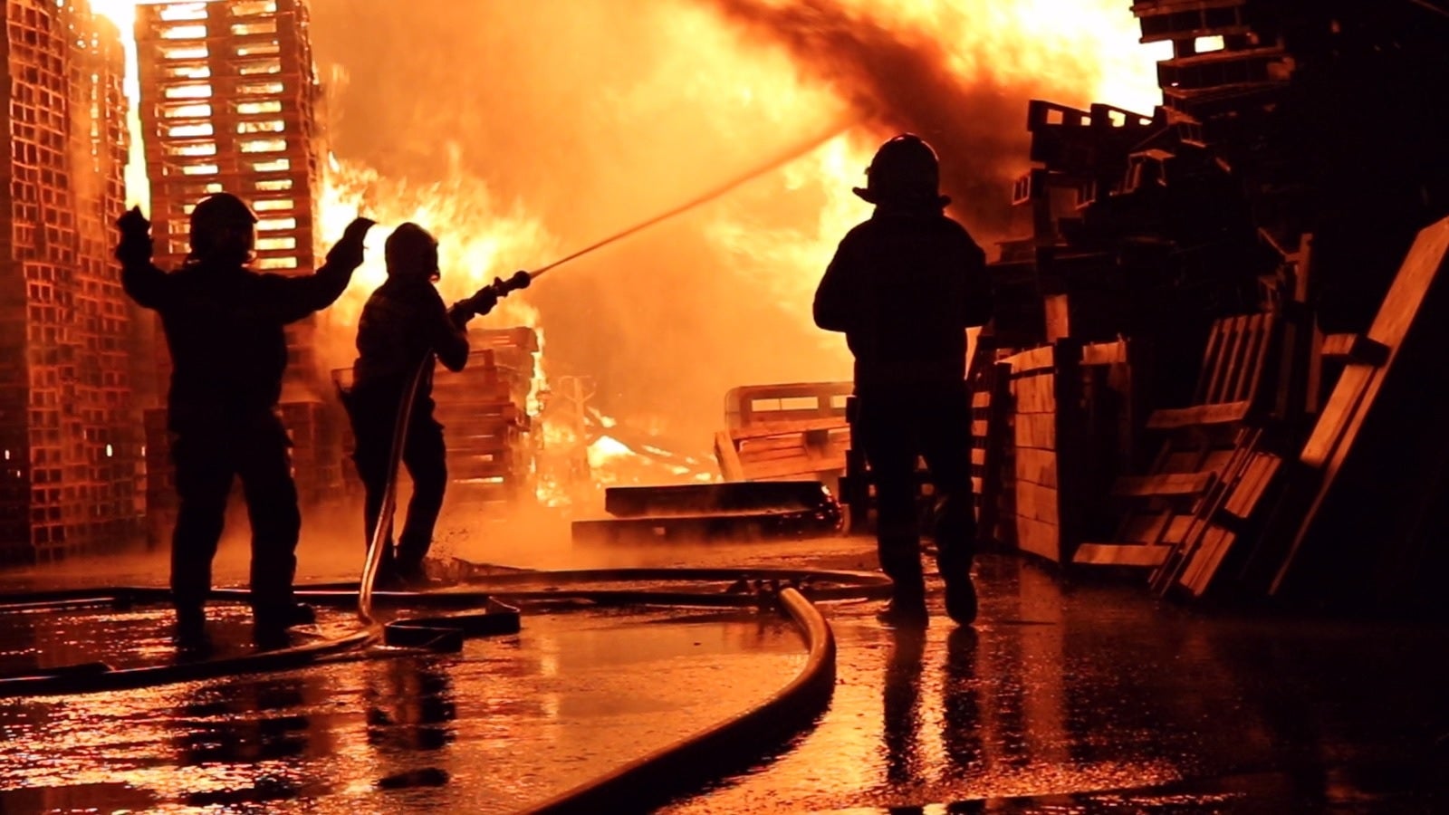 Los bomberos constatan un descenso de incendios en 2020 pero aumentan los rescates Los bomberos constatan un descenso de incendios en 2020 pero aumentan los rescates