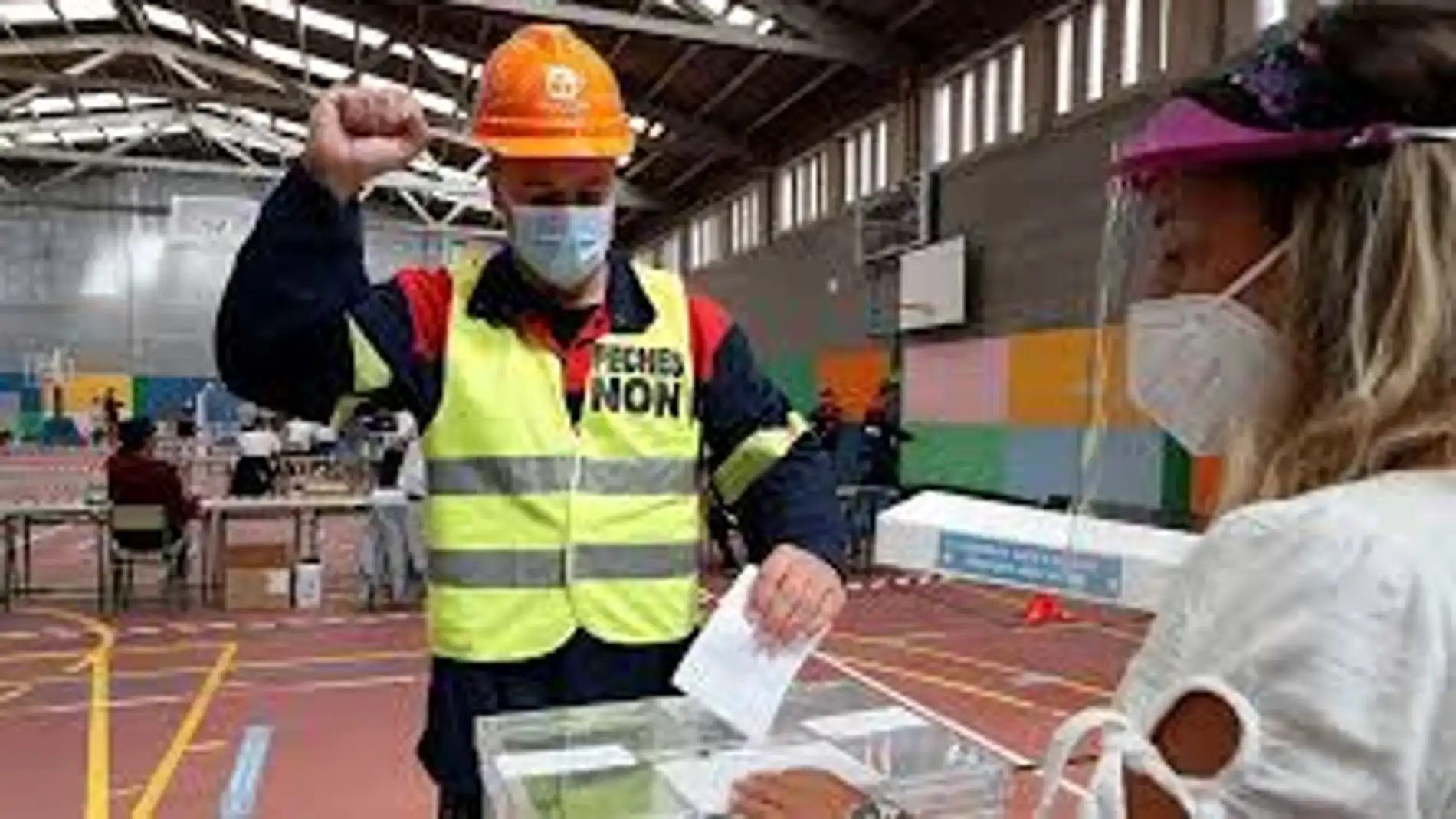 Trabajadores Alcoa-San Cibrado respaldan venta factoría.