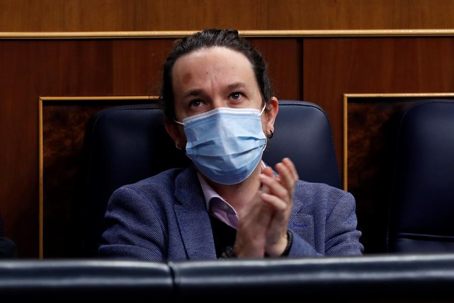 Unidas Podemos muestra su "enorme malestar" con el PSOE al registrar por su cuenta la Ley de Igualdad de Trato Unidas Podemos muestra su "enorme malestar" con el PSOE al registrar por su cuenta la Ley de Igualdad de Trato