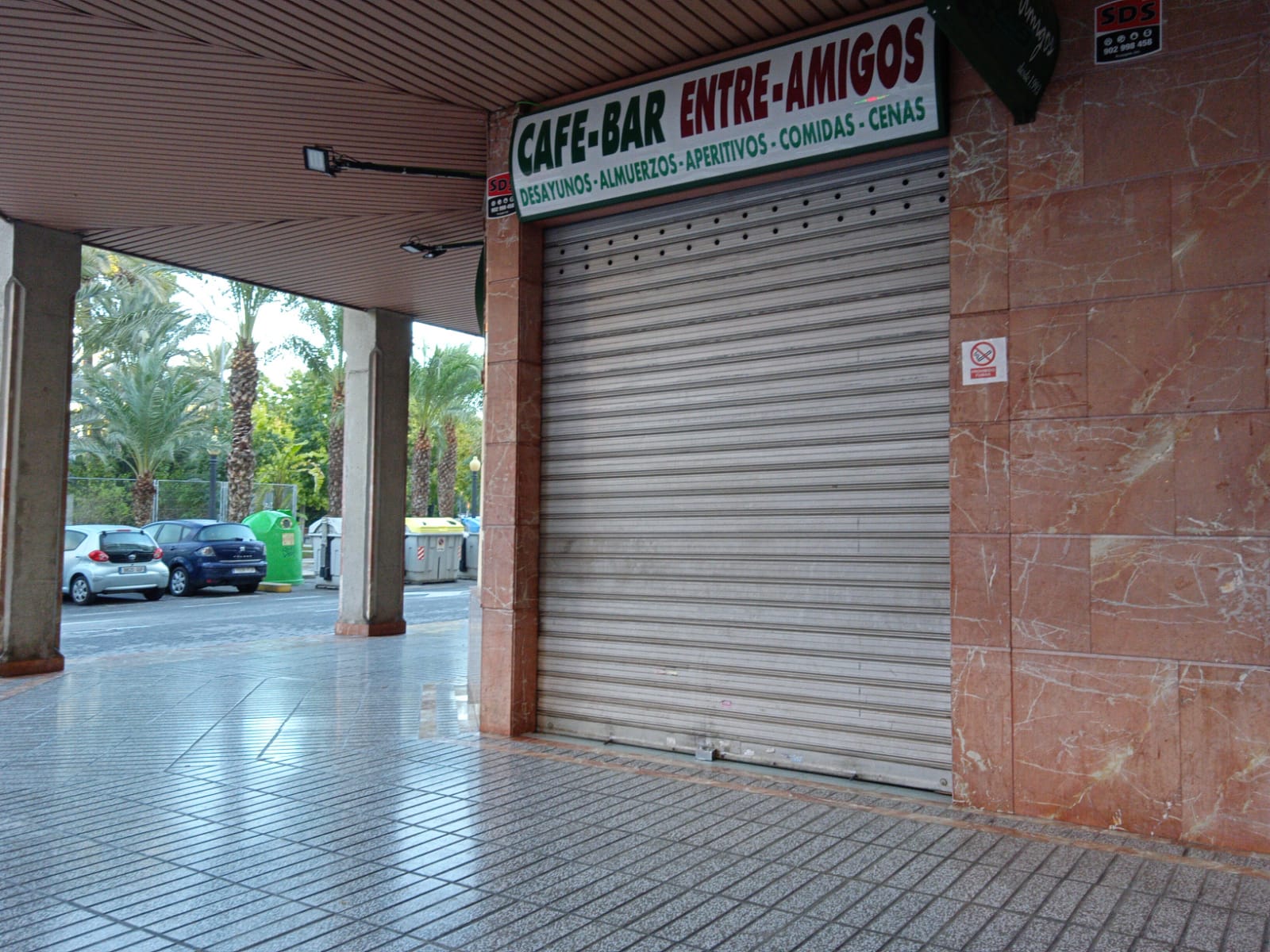 El Ayuntamiento de Elche autoriza a los hosteleros la instalación de carritos y mesas para la venta de sus productos en el exterior de los locales El Ayuntamiento de Elche autoriza a los hosteleros la instalación de carritos y mesas para la venta de sus productos en el exterior de los locales