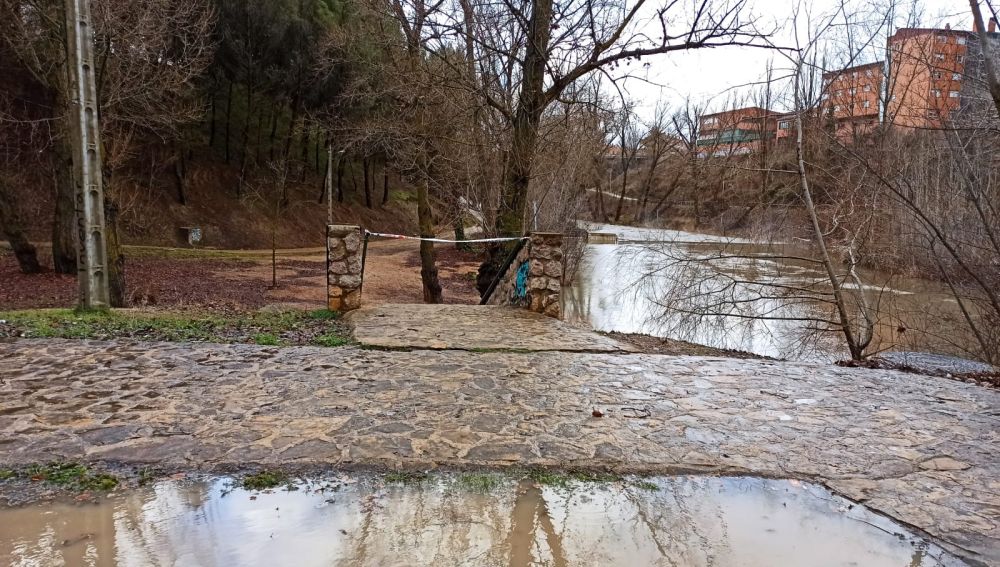 Cerrados todos los accesos al río Júcar por riesgo de desbordamiento