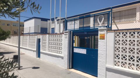 Colegio p&uacute;blico en Rota