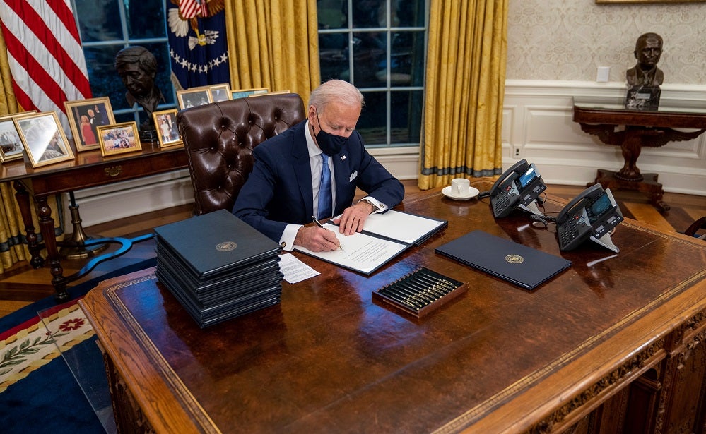 El Epílogo de Julián Cabrera: "Biden tendrá que coser muchas costuras reventadas en los últimos cuatro años" El Epílogo de Julián Cabrera: "Biden tendrá que coser muchas costuras reventadas en los últimos cuatro años"