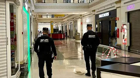 Los centros comerciales cumplieron el horario Los centros comerciales cumplieron el horario